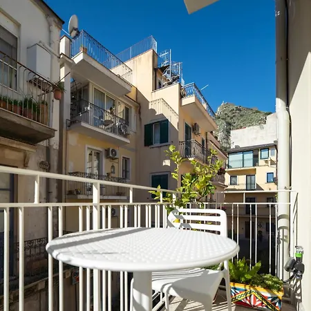 Affittacamere Taoetna Guest House, *